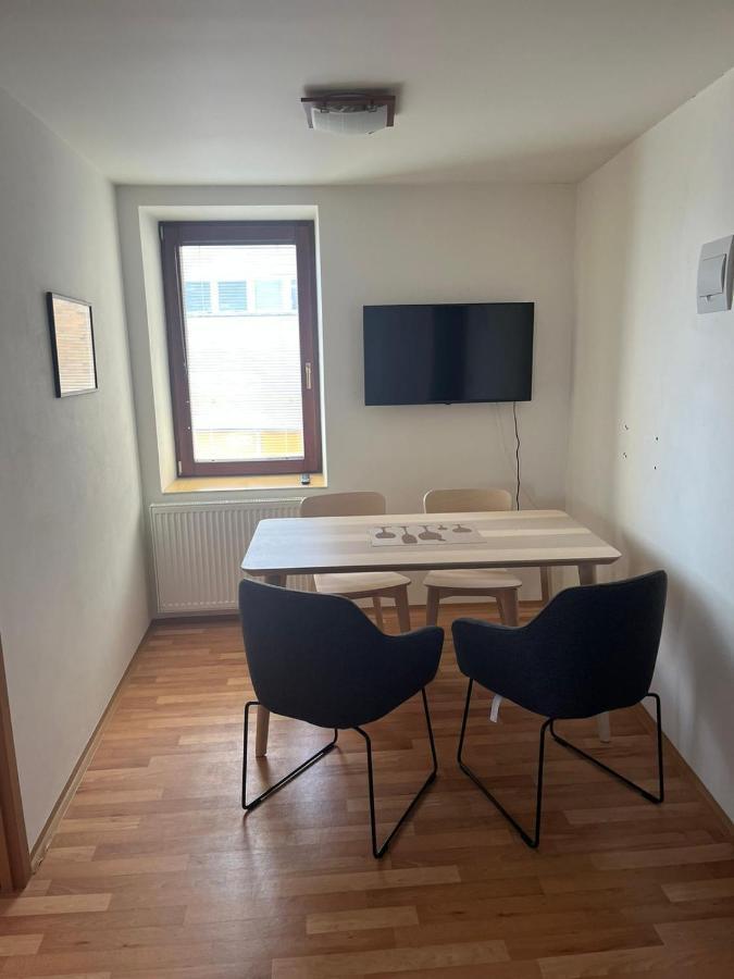 Apartman Hotel Vomocil Bystre Luaran gambar